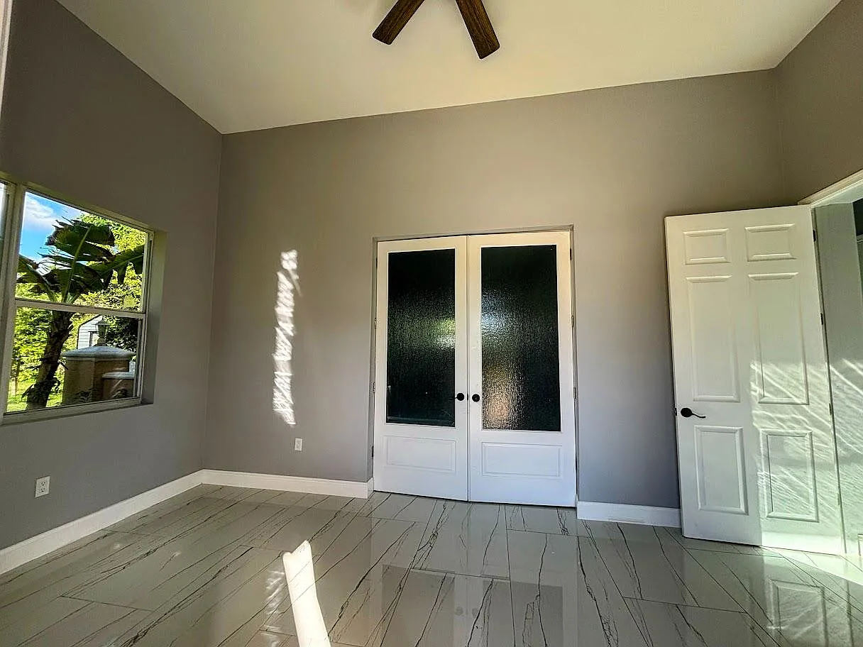 2 bed, 2.0 bath, 4002 sqft, $2,850 — Photo 2