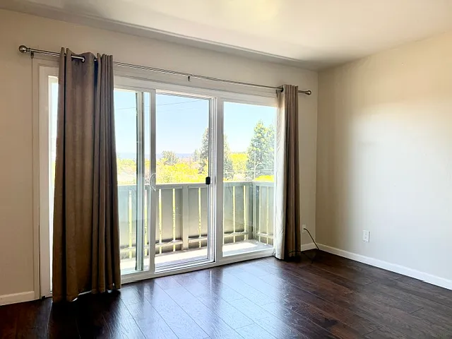 300 Oxford Way #12 — Photo 6