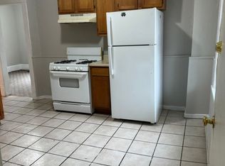 2002 57th St APT 6, Kenosha, WI 53140