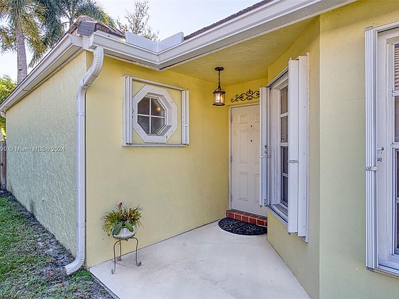 4th image of 9366 Arborwood Cir