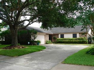 5117 Meadow Place Dr, La Porte, TX 77571