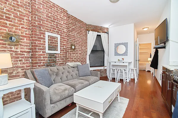 Rented by Keller Williams NYC | media 22