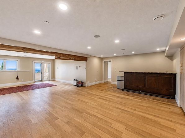 5 bedroom rental in West Vancouver — photo 34