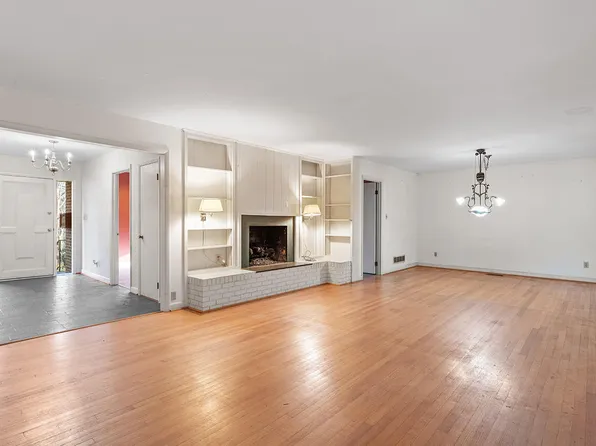 209 Walden Pl, Raleigh, NC 27609