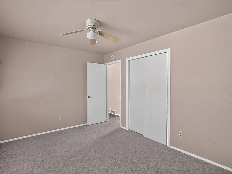 607 Syracuse St — Photo 12