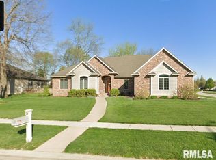 501 Chase Haven Dr, Rochester, IL 62563