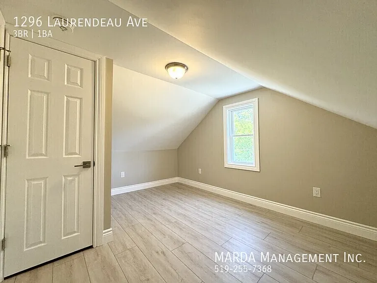 1296 Laurendeau Ave — Photo 40
