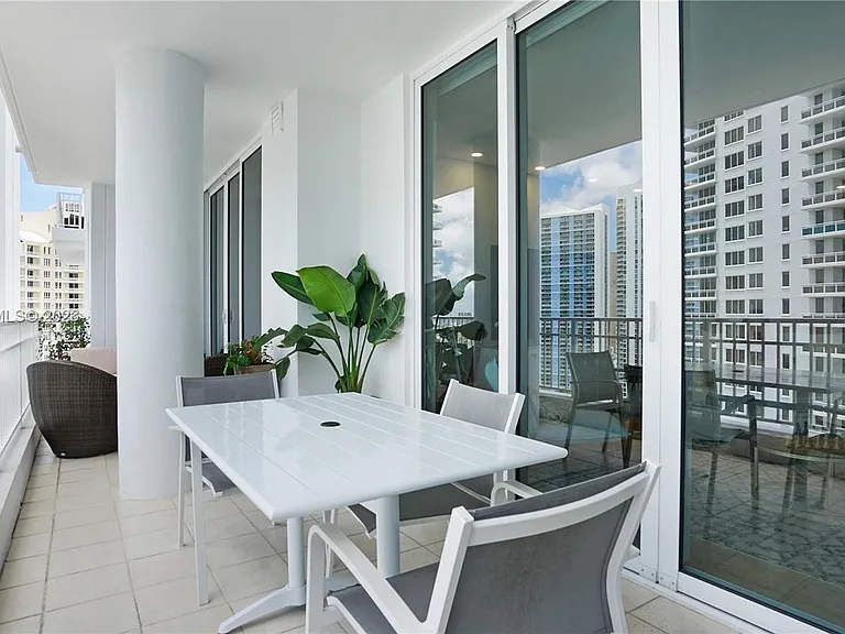 801 Brickell Key Blvd #2210 — Photo 42