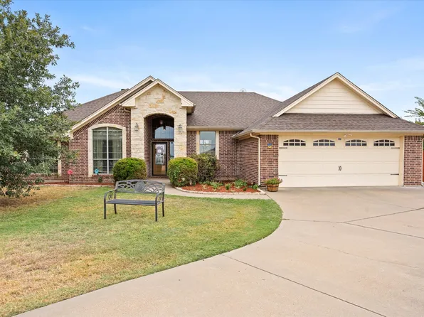 2804 Tour Ct, Granbury, TX 76049