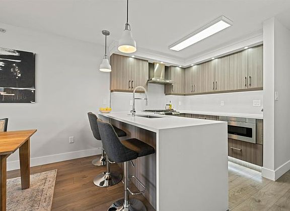 3rd image of 4888 Brentwood Dr #2508