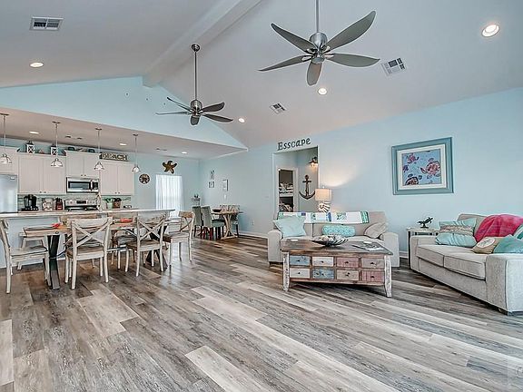 2nd image of 926 Surfside Dr #31