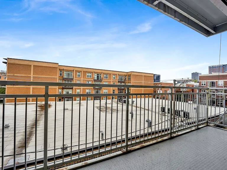 1200 W Monroe St #412 — Photo 7