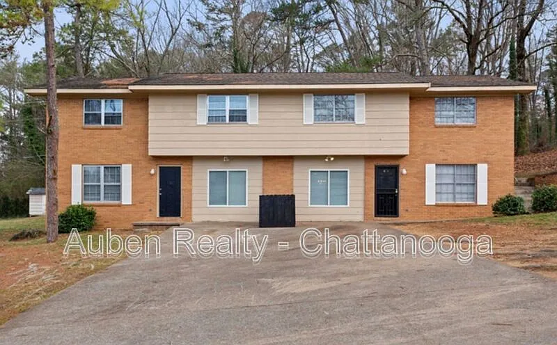 4 bed, 3.0 bath, 1350 sqft, $1,895 — Photo 1