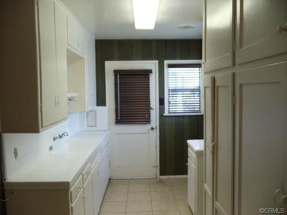 5th image of 2641 Santa Fe Ave