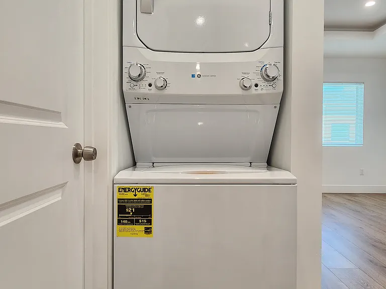 438 Ivy St #B — Photo 8