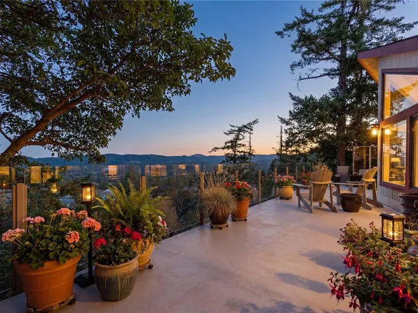 3475 Blue Sky Pl, Colwood, BC V9C 3N5