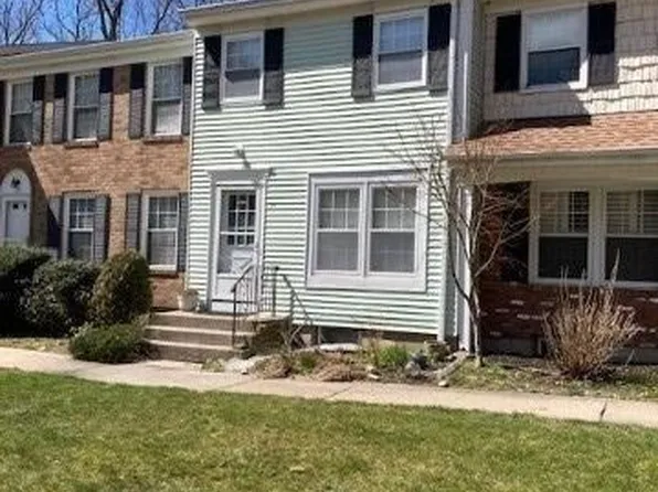 19 Penn Commons #19, Yaphank, NY 11980