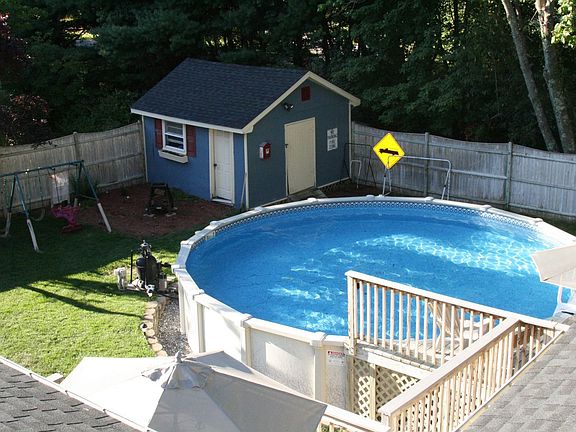 Pool, Decks, Rear Yard