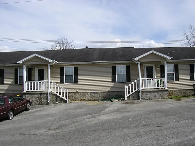 506 Clark St #B — Photo 1