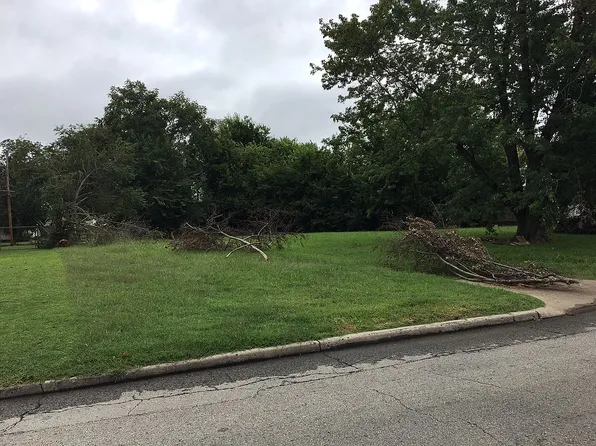 1405 N Kingston Pl E, Tulsa, OK 74115