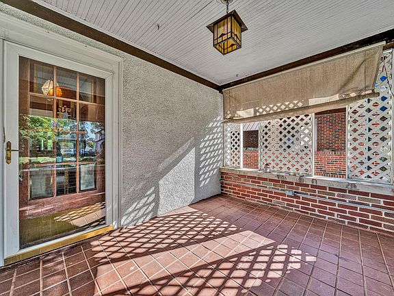 5th image of 2315 Maiden Ln SW