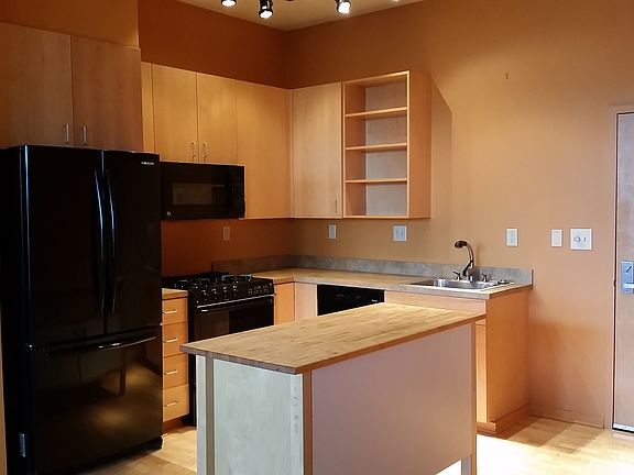 5th image of 1425 NE 61st Ave APT 302