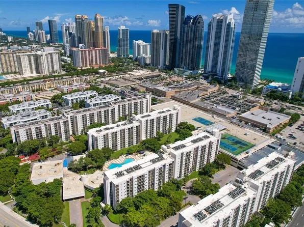 16909 N Bay Rd, Sunny Isles Beach, FL
