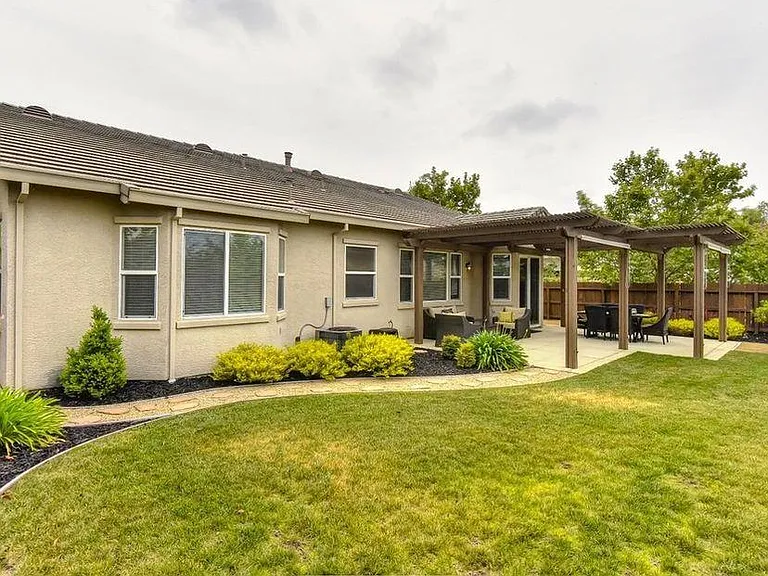 2101 Demetrius Way — Photo 24