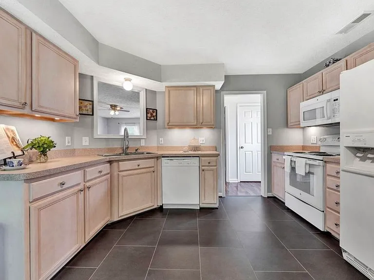 232 Towne Crier Rd — Photo 16