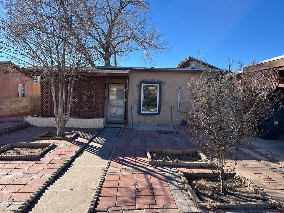 1st image of 2407 La Veta Dr NE