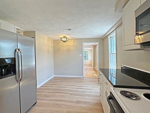 5th image of 191-195 Weston St #191