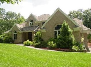 54 Winthrop Dr, Middlebury, CT 06762