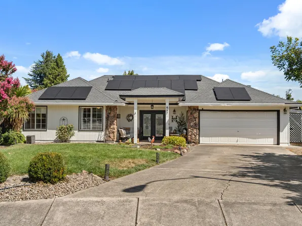 667 Rose Valley Ct, Central Point, OR 97502