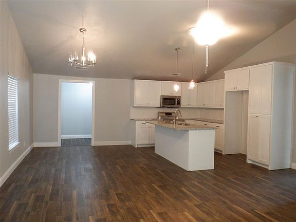 4th image of 5232 Wellesley Ave