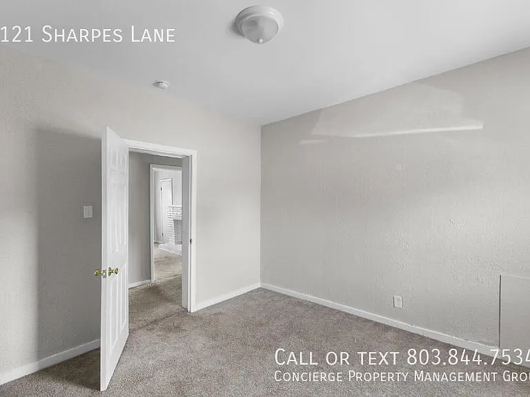 1121 Sharpes Ln — Photo 16