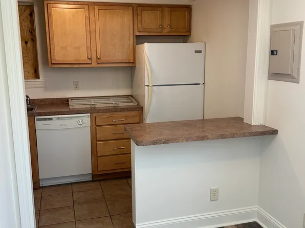 96 Concord Dr APT 2, Buffalo, NY 14215