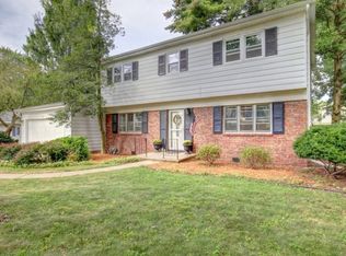 903 Holiday Dr, Champaign, IL 61821