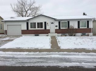 2934 Ridgecrest Dr, Casper, WY 82604