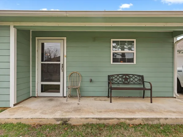 304 Boliver Ave, Lake Dallas, TX 75065