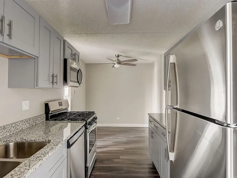 Bartlett Court Apartments — Photo 61