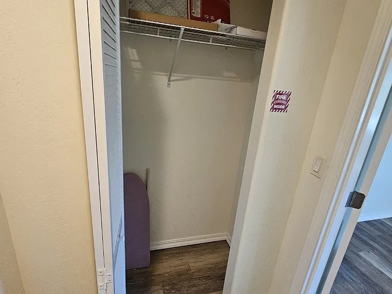 304 SE L St — Photo 15