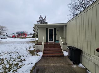 40027 Woolwich Ct, Sterling Heights, MI 48310