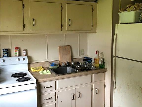 4th image of 2912 Pickett St