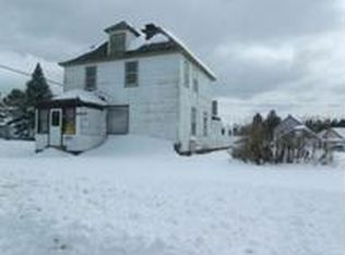 430 Cherry St, Iron River, MI 49935