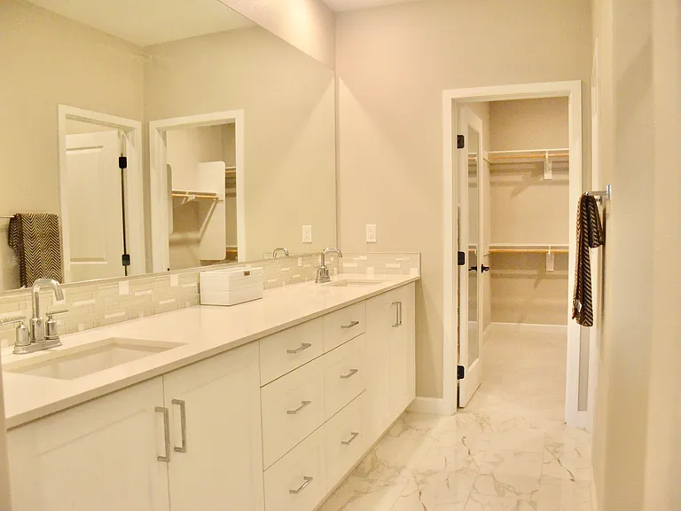 7911 Belluno Way — Photo 11