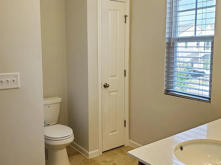 6137 Beale Loop — Photo 17