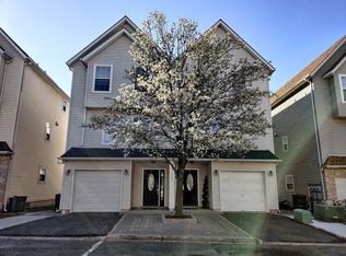 7307 Dane Ct, North Bergen, NJ 07047