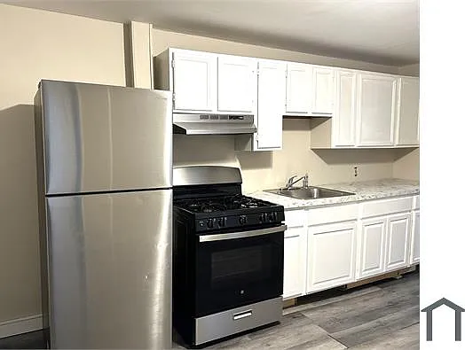 425 Highland Ave #A — Photo 1