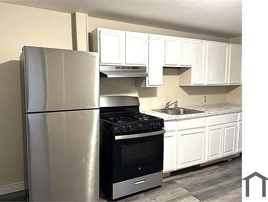 1st image of 425 Highland Ave #A