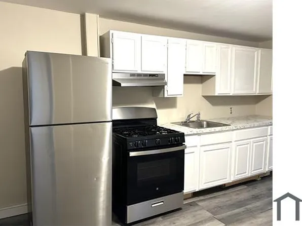 425 Highland Ave #A, Chester, PA 19013